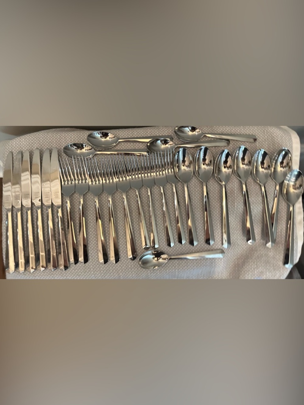 Zwilling J.A. Henckels Alluri 18/10 Stainless Steel 27 Pc Cutlery Silverware Set